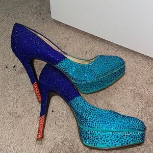 ORIGINAL Gianni Bini heals Size 9W. Blue, teal, red